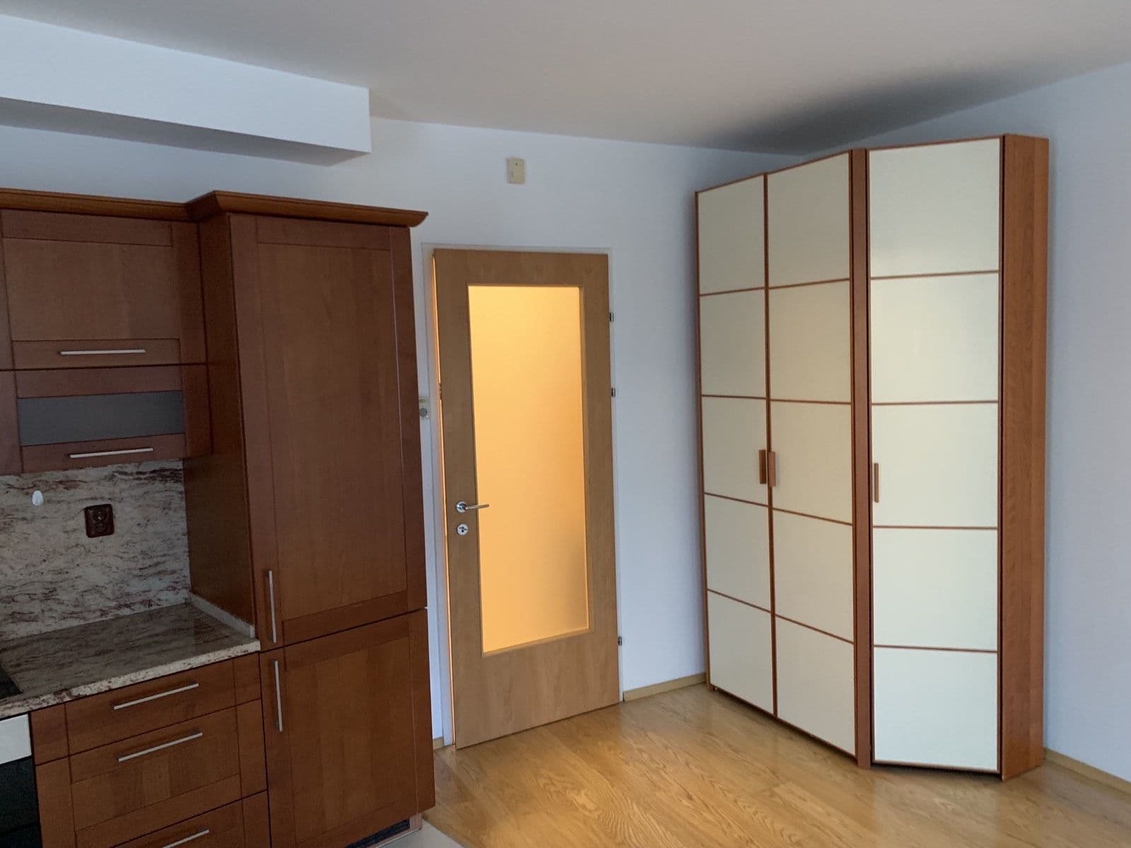 2 bedroom with open-plan kitchen flat to rent, 96 m², U Zvonařky, Prague, Prague 2 bedroom with open-plan kitchen flat to rent, 96 m², U Zvonařky, Prague, Prague