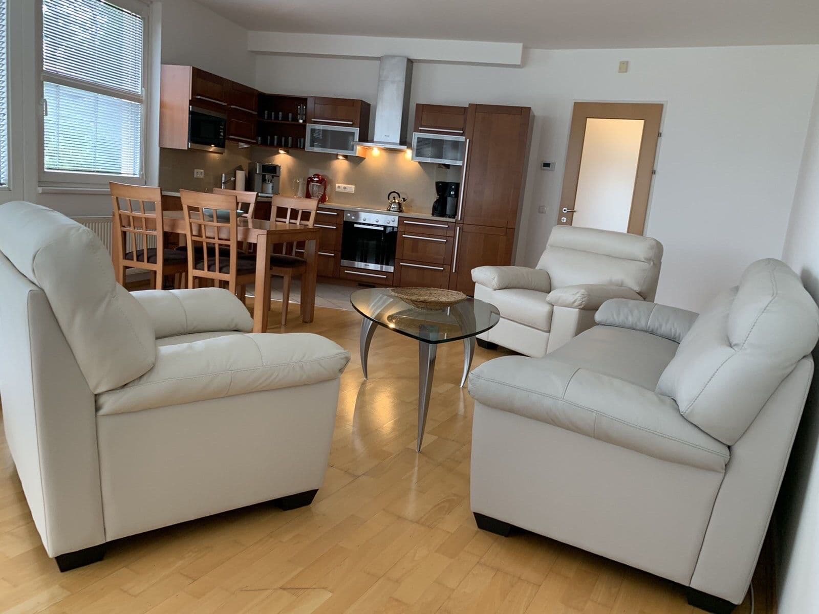 2 bedroom with open-plan kitchen flat to rent, 96 m², U Zvonařky, Prague, Prague 2 bedroom with open-plan kitchen flat to rent, 96 m², U Zvonařky, Prague, Prague