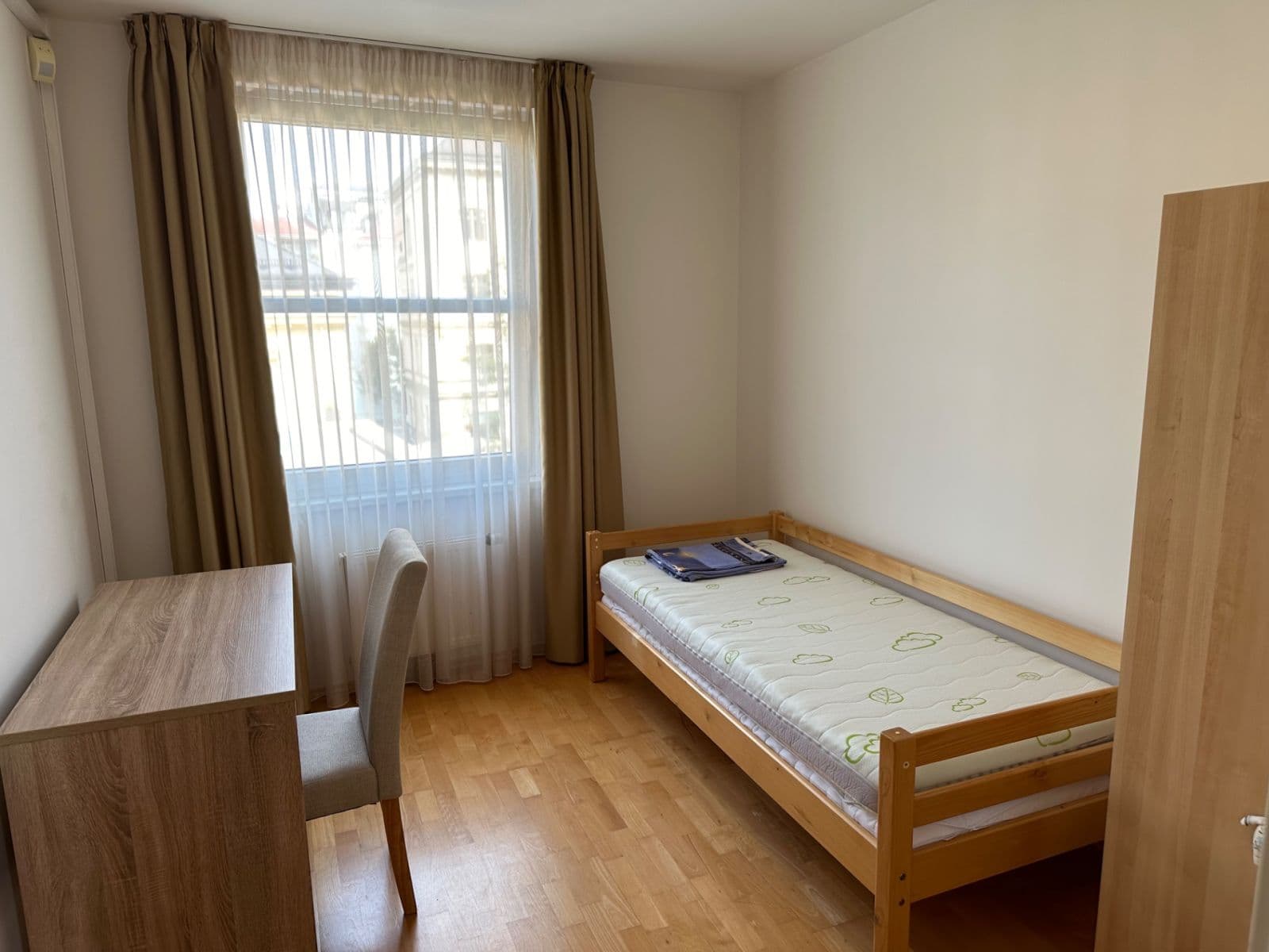 2 bedroom with open-plan kitchen flat to rent, 96 m², U Zvonařky, Prague, Prague 2 bedroom with open-plan kitchen flat to rent, 96 m², U Zvonařky, Prague, Prague