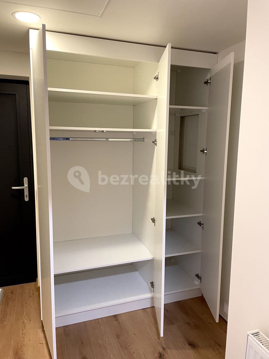 Studio flat to rent, 28 m², Legionářů, Prague, Prague Studio flat to rent, 28 m², Legionářů, Prague, Prague