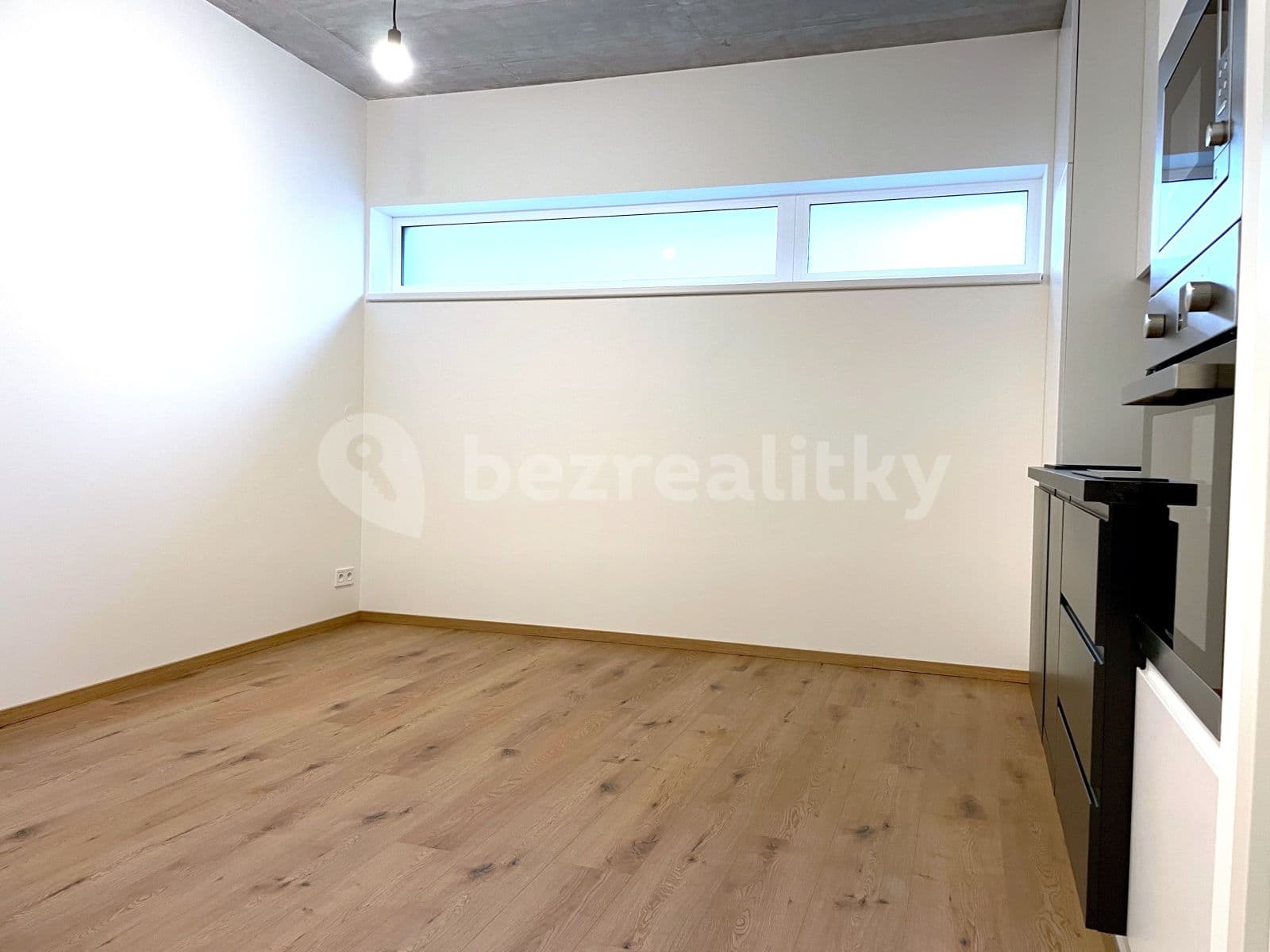 Studio flat to rent, 28 m², Legionářů, Prague, Prague Studio flat to rent, 28 m², Legionářů, Prague, Prague