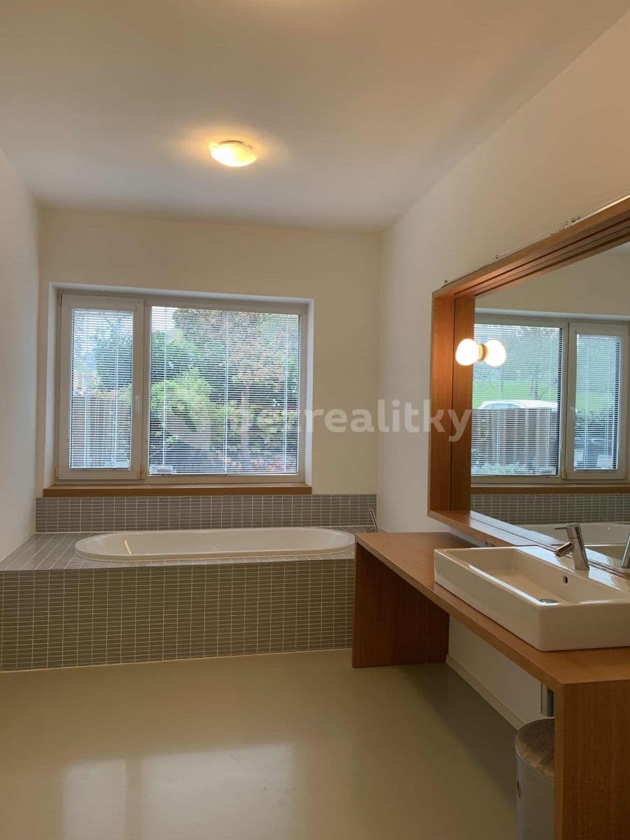 2 bedroom with open-plan kitchen flat to rent, 96 m², Zelený pruh, Prague, Prague 2 bedroom with open-plan kitchen flat to rent, 96 m², Zelený pruh, Prague, Prague