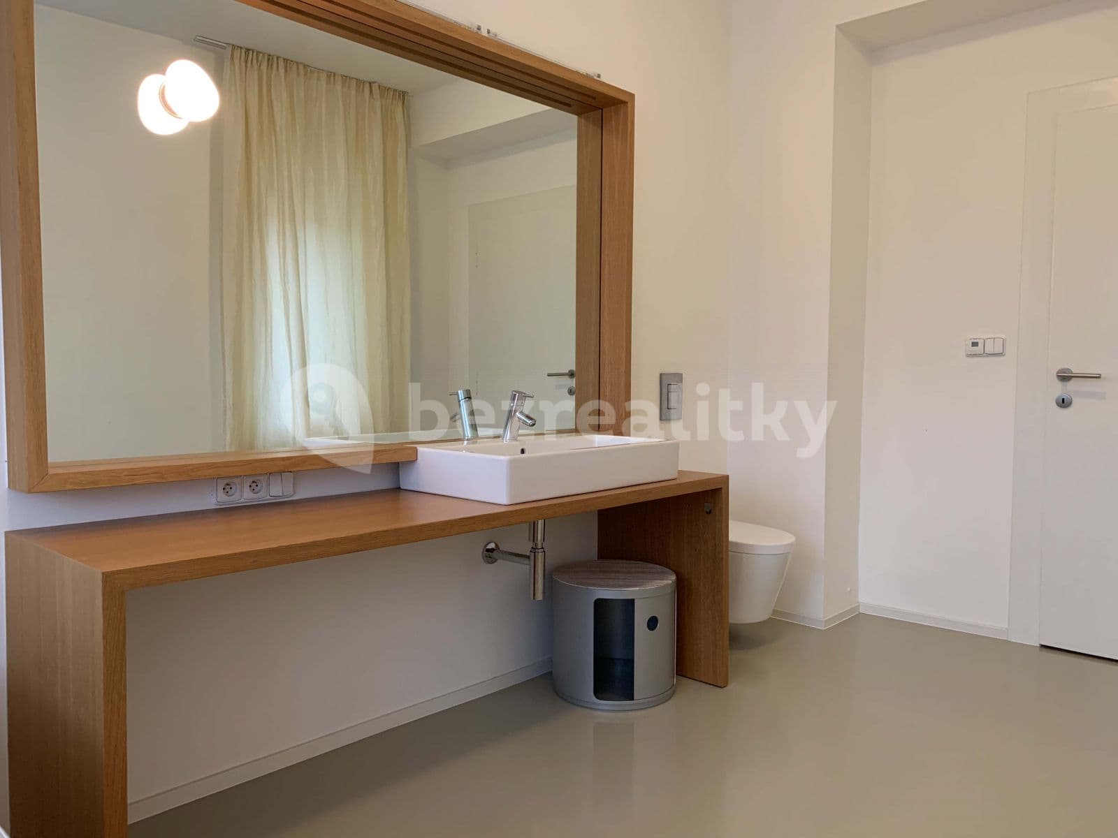 2 bedroom with open-plan kitchen flat to rent, 96 m², Zelený pruh, Prague, Prague 2 bedroom with open-plan kitchen flat to rent, 96 m², Zelený pruh, Prague, Prague