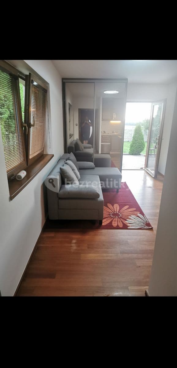 Studio flat to rent, 25 m², Severní, Zvole, Středočeský Region Studio flat to rent, 25 m², Severní, Zvole, Středočeský Region