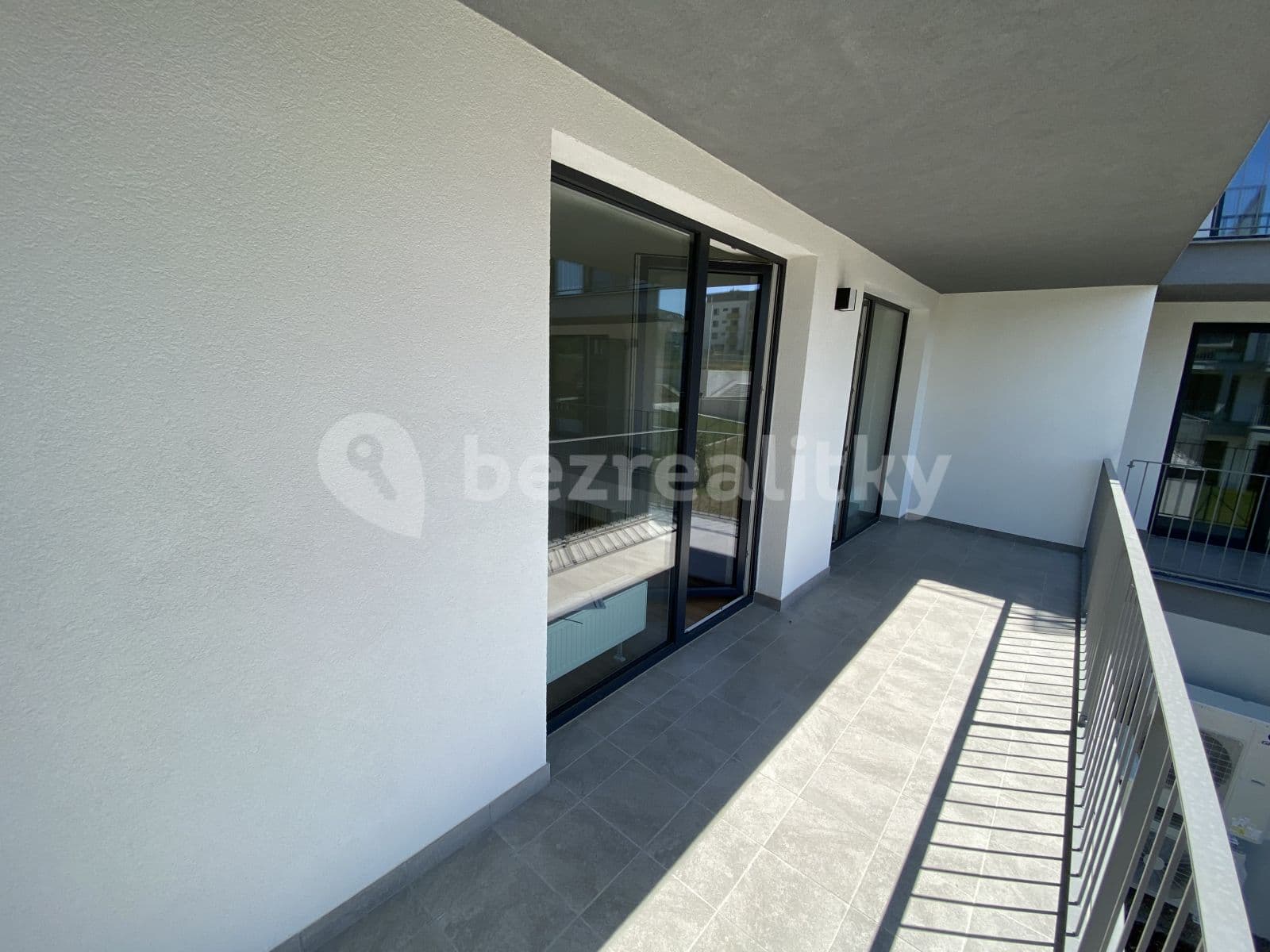 1 bedroom with open-plan kitchen flat to rent, 50 m², Velvarská, Horoměřice, Středočeský Region 1 bedroom with open-plan kitchen flat to rent, 50 m², Velvarská, Horoměřice, Středočeský Region