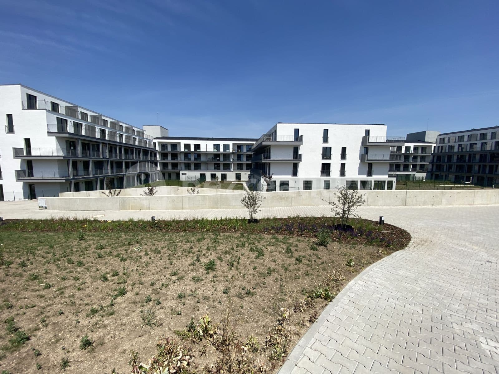 1 bedroom with open-plan kitchen flat to rent, 50 m², Velvarská, Horoměřice, Středočeský Region 1 bedroom with open-plan kitchen flat to rent, 50 m², Velvarská, Horoměřice, Středočeský Region