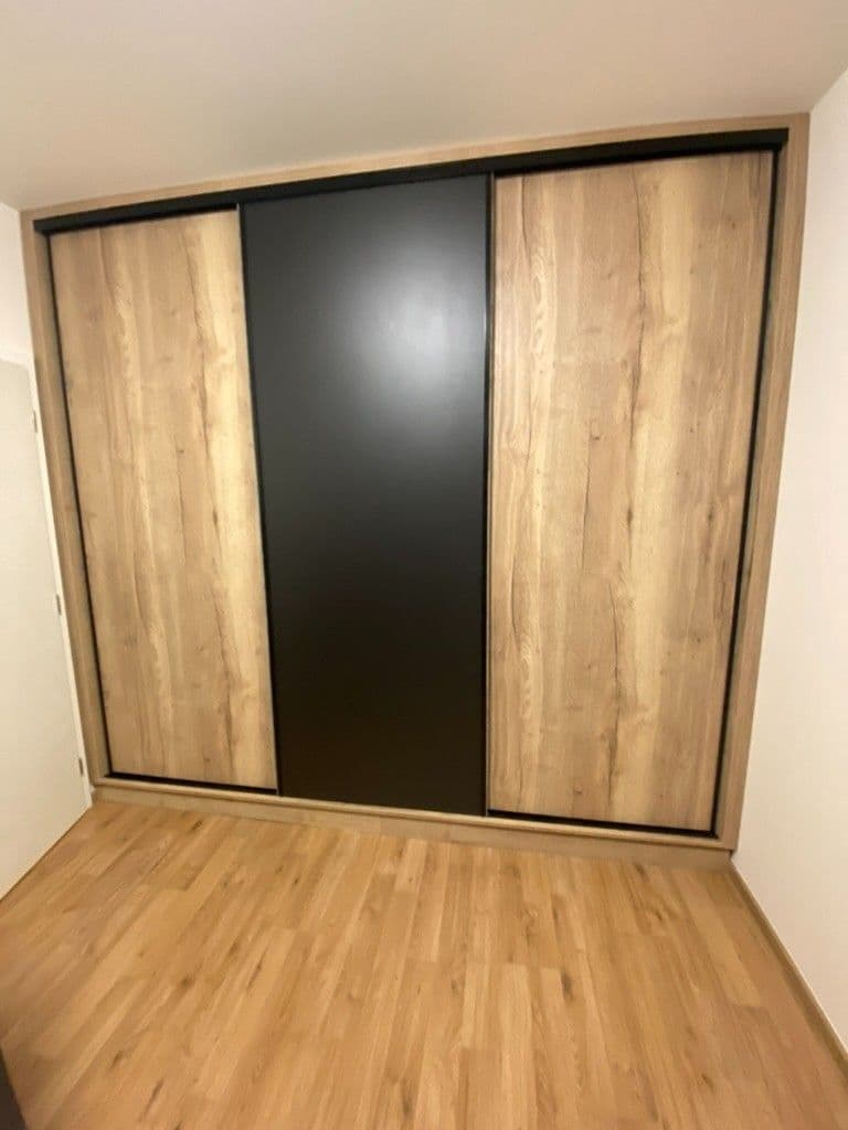 1 bedroom with open-plan kitchen flat to rent, 50 m², Velvarská, Horoměřice, Středočeský Region 1 bedroom with open-plan kitchen flat to rent, 50 m², Velvarská, Horoměřice, Středočeský Region