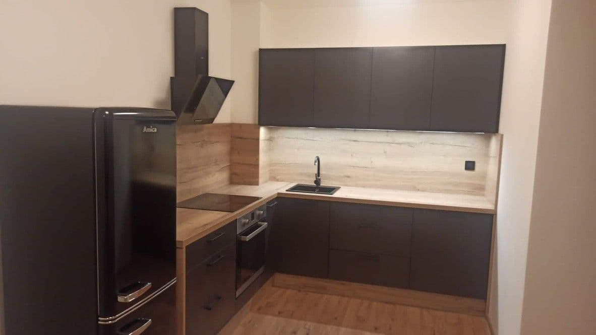 1 bedroom with open-plan kitchen flat to rent, 50 m², Velvarská, Horoměřice, Středočeský Region 1 bedroom with open-plan kitchen flat to rent, 50 m², Velvarská, Horoměřice, Středočeský Region