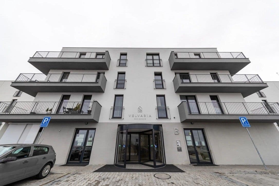 1 bedroom with open-plan kitchen flat to rent, 50 m², Velvarská, Horoměřice, Středočeský Region 1 bedroom with open-plan kitchen flat to rent, 50 m², Velvarská, Horoměřice, Středočeský Region