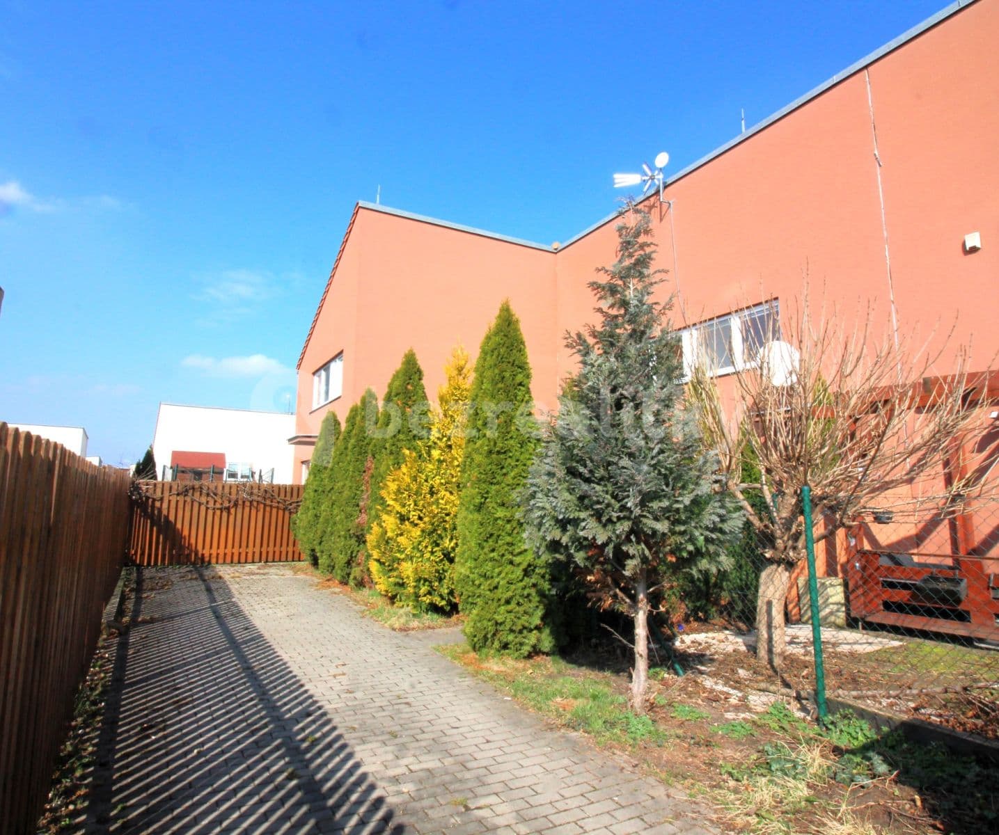house for sale, 140 m², Zlatnická, Jenštejn, Středočeský Region