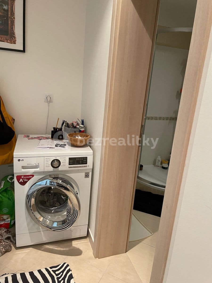 Studio flat to rent, 37 m², Olšanská, Prague, Prague Studio flat to rent, 37 m², Olšanská, Prague, Prague