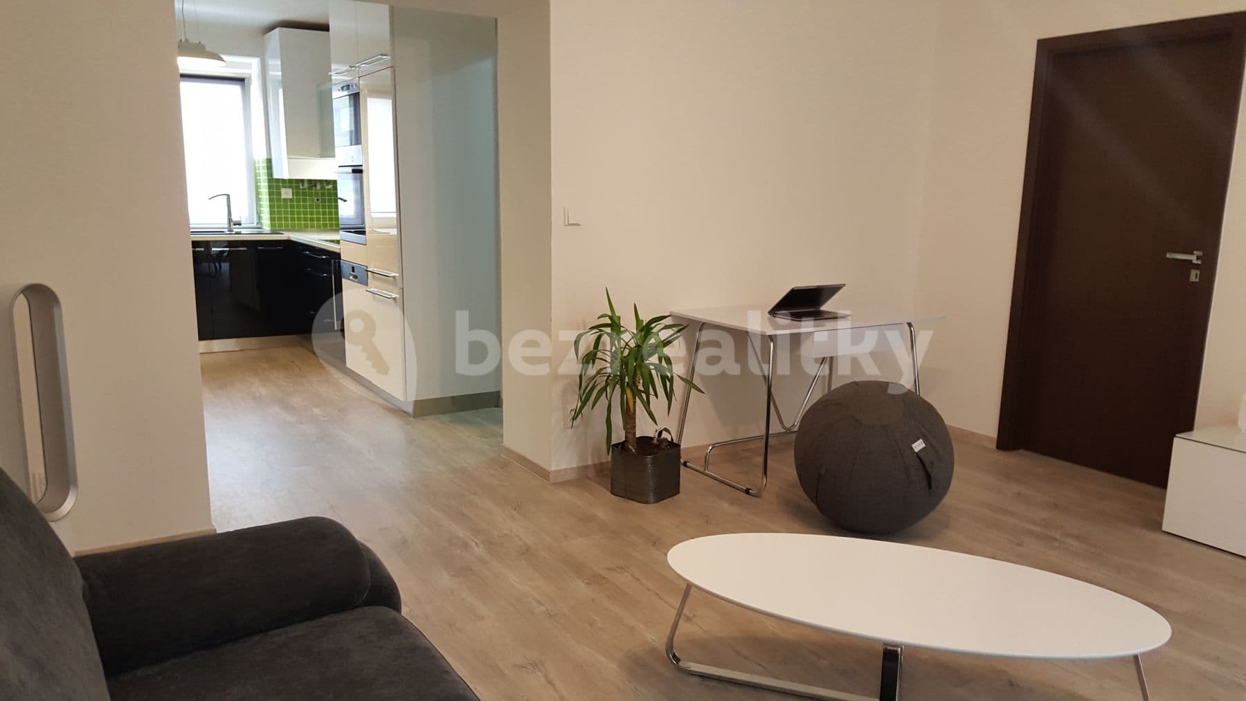 3 bedroom flat to rent, 75 m², Labská kotlina, Hradec Králové, Královéhradecký Region 3 bedroom flat to rent, 75 m², Labská kotlina, Hradec Králové, Královéhradecký Region