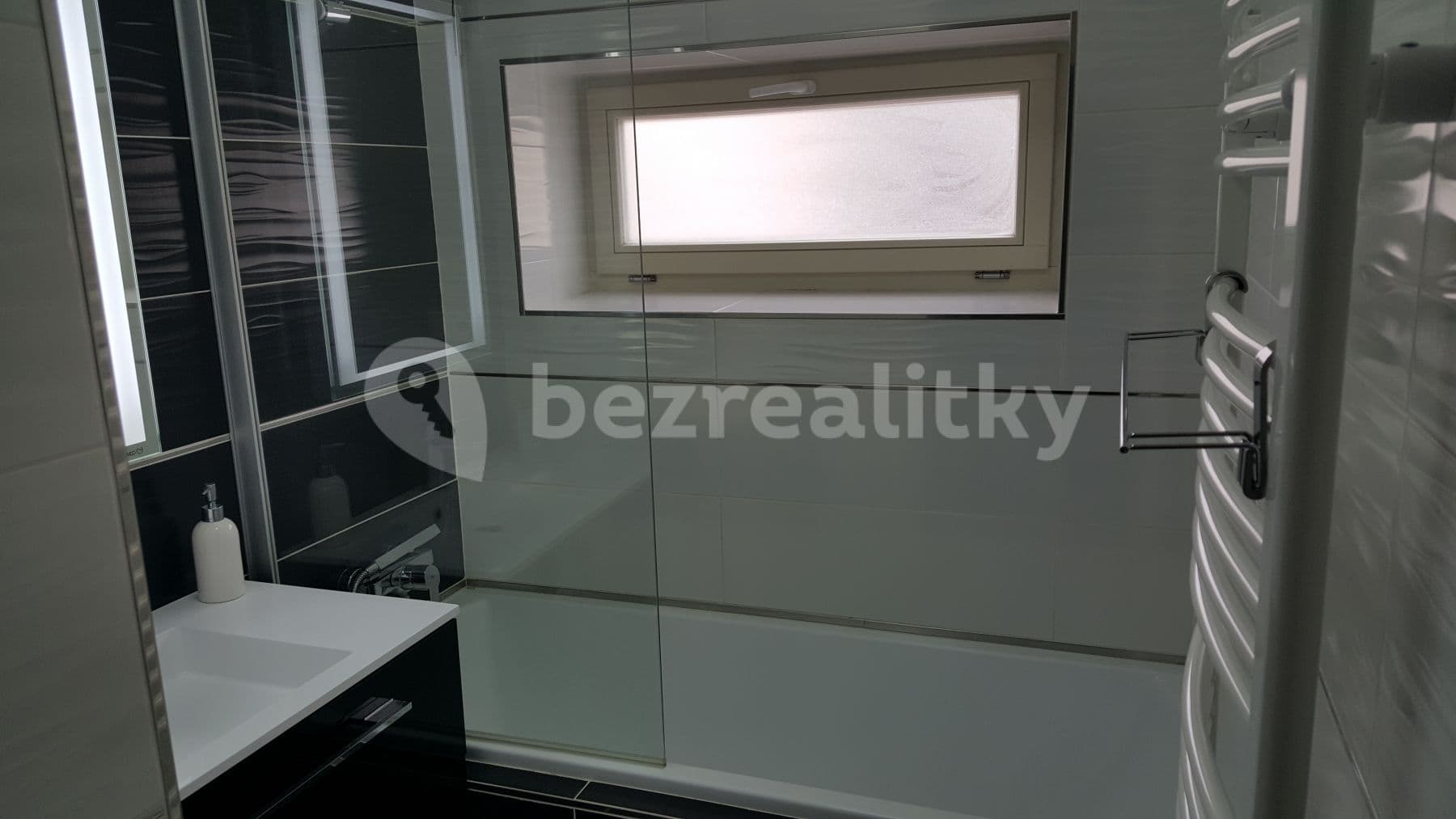 3 bedroom flat to rent, 75 m², Labská kotlina, Hradec Králové, Královéhradecký Region 3 bedroom flat to rent, 75 m², Labská kotlina, Hradec Králové, Královéhradecký Region