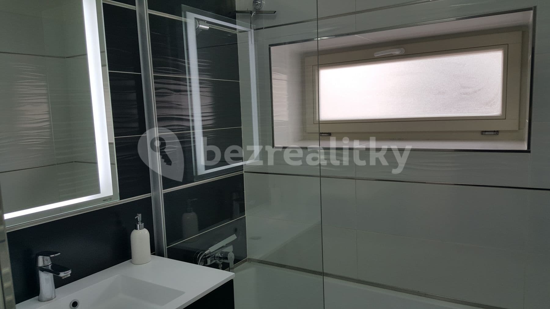 3 bedroom flat to rent, 75 m², Labská kotlina, Hradec Králové, Královéhradecký Region 3 bedroom flat to rent, 75 m², Labská kotlina, Hradec Králové, Královéhradecký Region