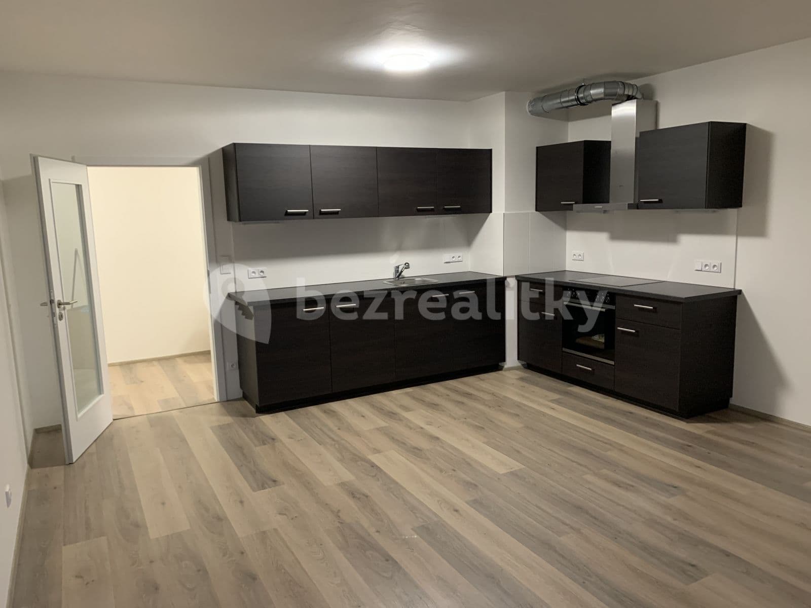 1 bedroom with open-plan kitchen flat to rent, 72 m², Dílenská, Plzeň, Plzeňský Region 1 bedroom with open-plan kitchen flat to rent, 72 m², Dílenská, Plzeň, Plzeňský Region