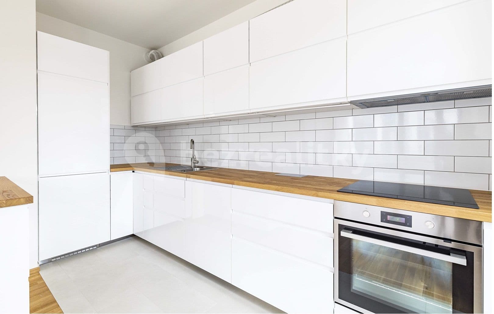 3 bedroom with open-plan kitchen flat to rent, 107 m², Walterovo náměstí, Prague, Prague 3 bedroom with open-plan kitchen flat to rent, 107 m², Walterovo náměstí, Prague, Prague