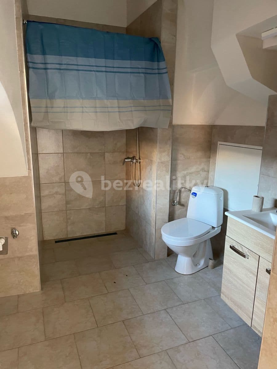 1 bedroom with open-plan kitchen flat to rent, 41 m², Sušilovo náměstí, Rousínov, Jihomoravský Region 1 bedroom with open-plan kitchen flat to rent, 41 m², Sušilovo náměstí, Rousínov, Jihomoravský Region