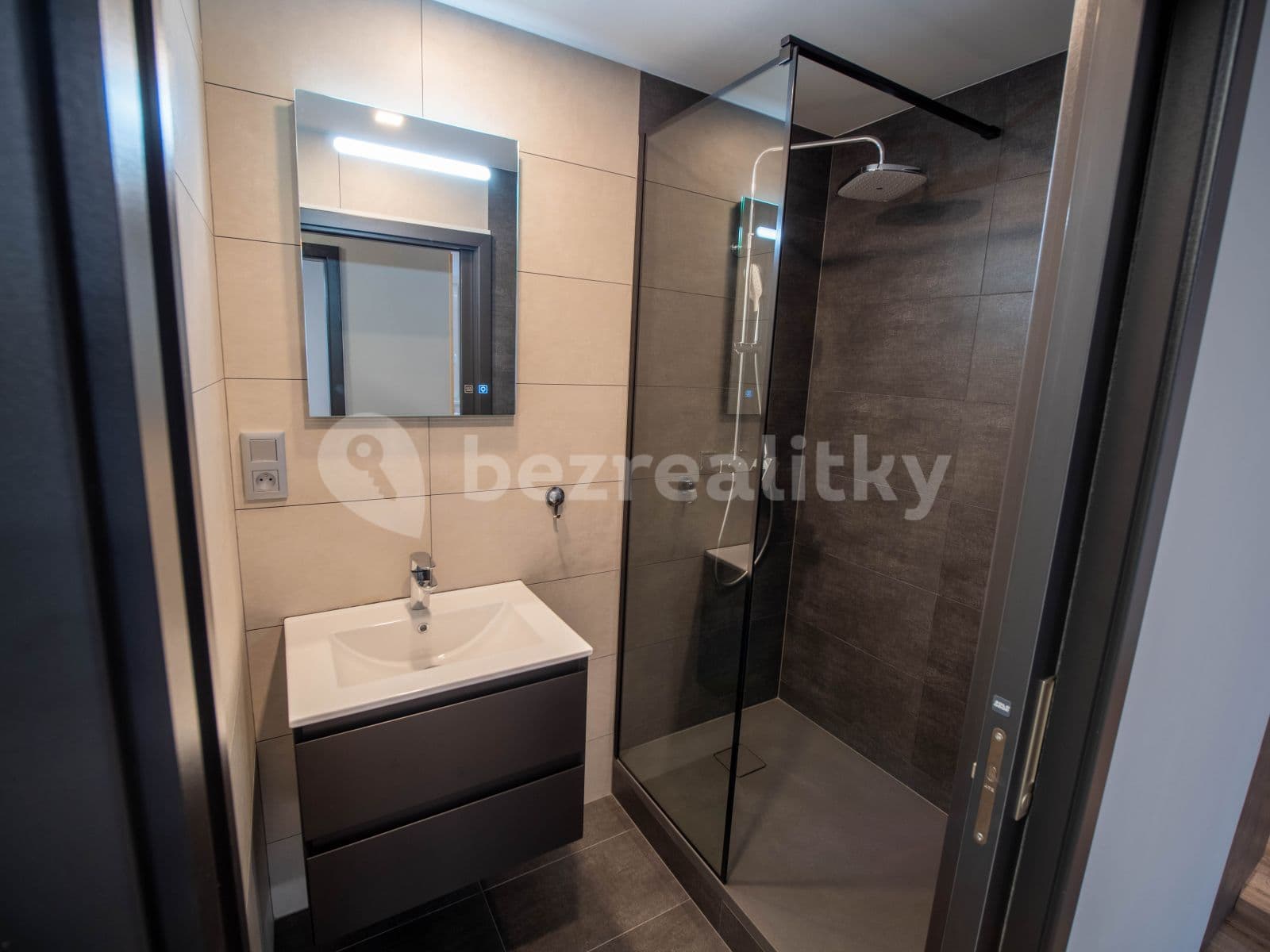 1 bedroom with open-plan kitchen flat to rent, 49 m², Vánková, Prague, Prague 1 bedroom with open-plan kitchen flat to rent, 49 m², Vánková, Prague, Prague