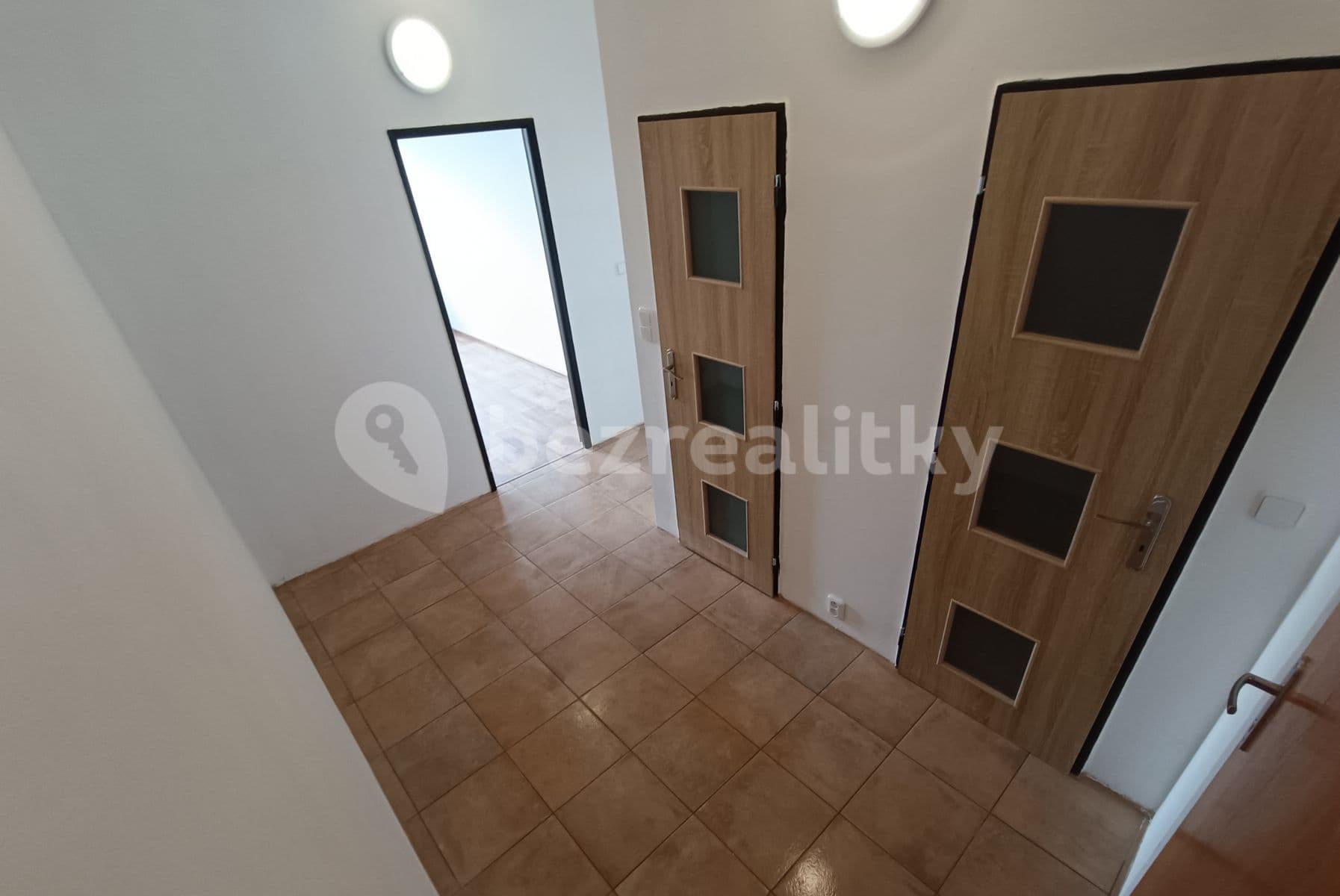 1 bedroom with open-plan kitchen flat to rent, 43 m², Famfulíkova, Prague, Prague 1 bedroom with open-plan kitchen flat to rent, 43 m², Famfulíkova, Prague, Prague