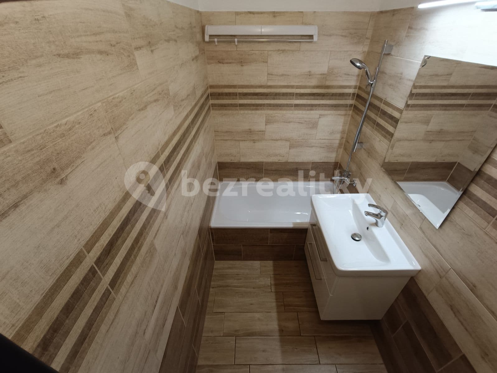 1 bedroom with open-plan kitchen flat to rent, 43 m², Famfulíkova, Prague, Prague 1 bedroom with open-plan kitchen flat to rent, 43 m², Famfulíkova, Prague, Prague