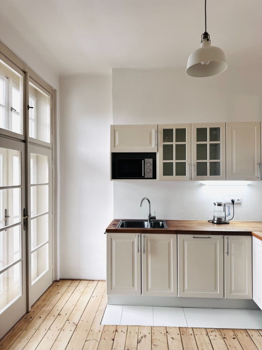 2 bedroom flat to rent, 76 m², Ruská, Prague, Prague 2 bedroom flat to rent, 76 m², Ruská, Prague, Prague