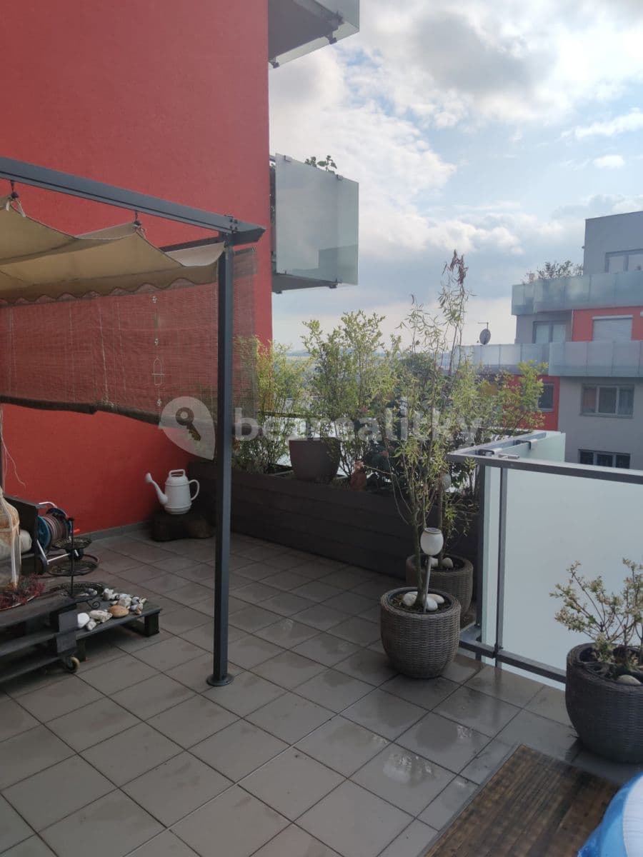 1 bedroom flat to rent, 33 m², Wiesenthalova, Prague, Prague 1 bedroom flat to rent, 33 m², Wiesenthalova, Prague, Prague