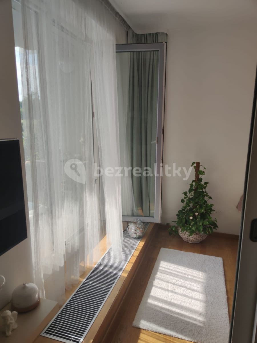 1 bedroom flat to rent, 33 m², Wiesenthalova, Prague, Prague 1 bedroom flat to rent, 33 m², Wiesenthalova, Prague, Prague