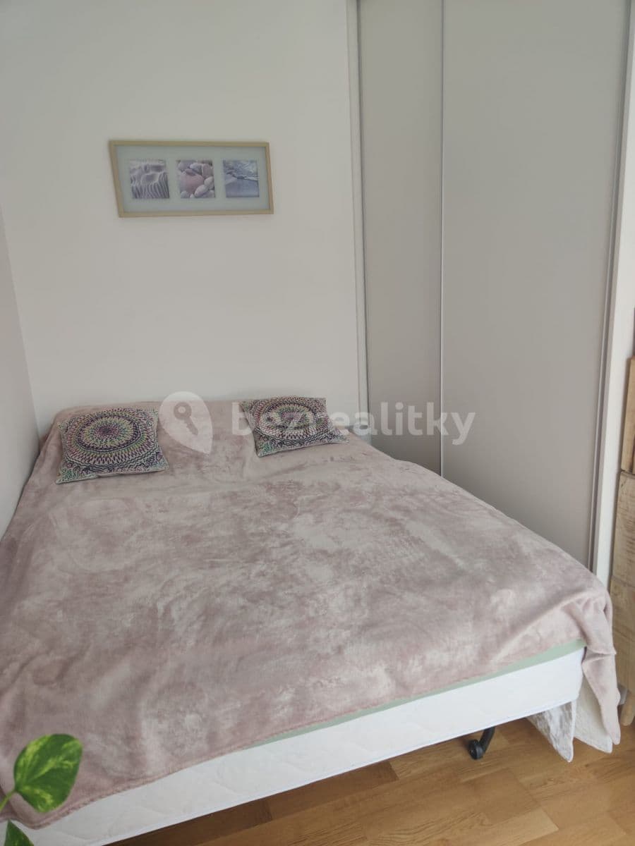 1 bedroom flat to rent, 33 m², Wiesenthalova, Prague, Prague 1 bedroom flat to rent, 33 m², Wiesenthalova, Prague, Prague