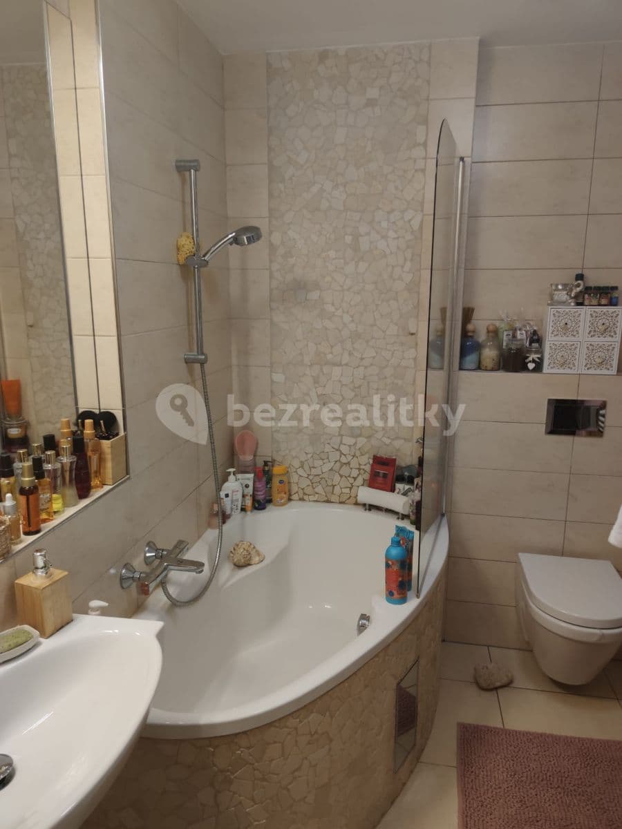 1 bedroom flat to rent, 33 m², Wiesenthalova, Prague, Prague 1 bedroom flat to rent, 33 m², Wiesenthalova, Prague, Prague