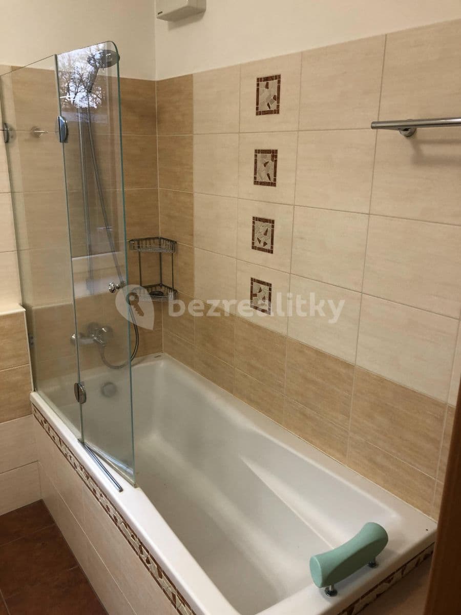 2 bedroom with open-plan kitchen flat to rent, 88 m², U Ježíška, Plzeň, Plzeňský Region 2 bedroom with open-plan kitchen flat to rent, 88 m², U Ježíška, Plzeň, Plzeňský Region