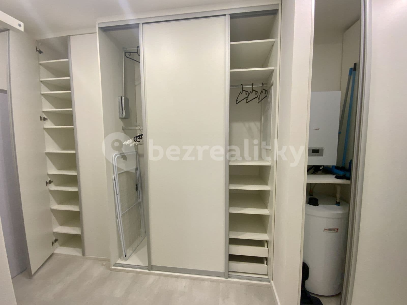 1 bedroom with open-plan kitchen flat to rent, 50 m², K Vodojemu, Prague, Prague 1 bedroom with open-plan kitchen flat to rent, 50 m², K Vodojemu, Prague, Prague