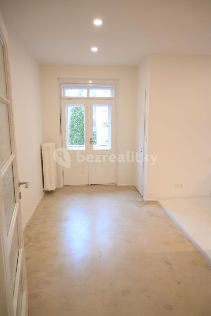2 bedroom flat to rent, 85 m², Tolstého, Prague, Prague 2 bedroom flat to rent, 85 m², Tolstého, Prague, Prague