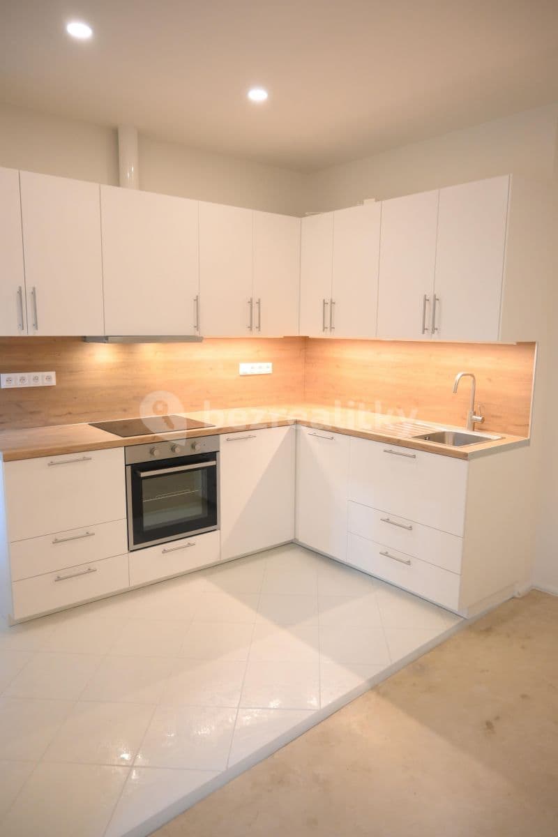 2 bedroom flat to rent, 85 m², Tolstého, Prague, Prague 2 bedroom flat to rent, 85 m², Tolstého, Prague, Prague