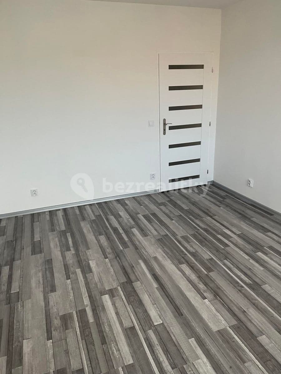 2 bedroom with open-plan kitchen flat to rent, 69 m², Litevská, Kladno, Středočeský Region 2 bedroom with open-plan kitchen flat to rent, 69 m², Litevská, Kladno, Středočeský Region