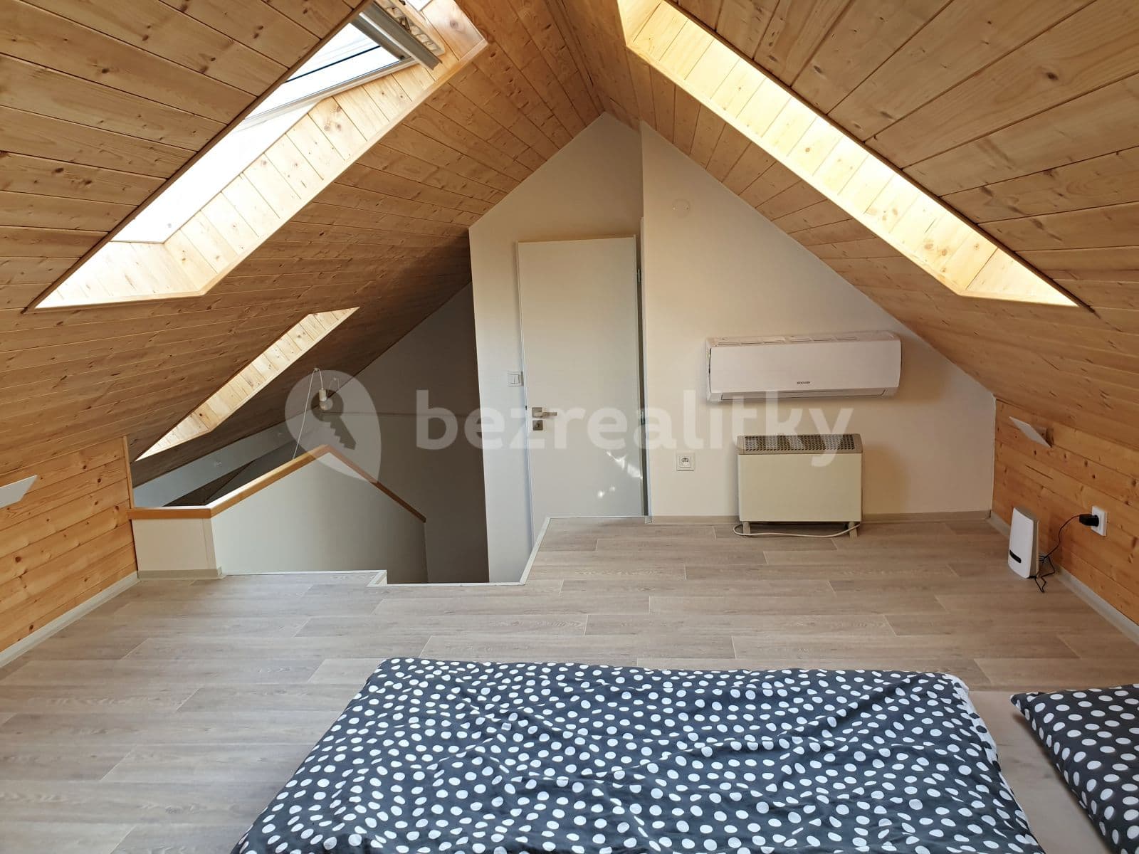 1 bedroom with open-plan kitchen flat to rent, 68 m², Veveří, Brno, Jihomoravský Region 1 bedroom with open-plan kitchen flat to rent, 68 m², Veveří, Brno, Jihomoravský Region