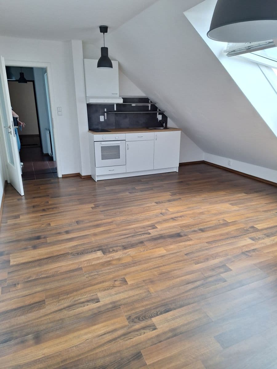 Studio flat to rent, 36 m², Kotnovská, Tábor, Jihočeský Region Studio flat to rent, 36 m², Kotnovská, Tábor, Jihočeský Region