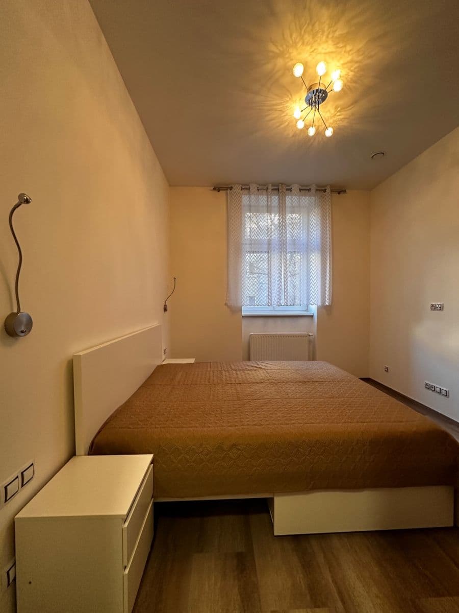 1 bedroom with open-plan kitchen flat to rent, 38 m², U Santošky, Prague, Prague 1 bedroom with open-plan kitchen flat to rent, 38 m², U Santošky, Prague, Prague