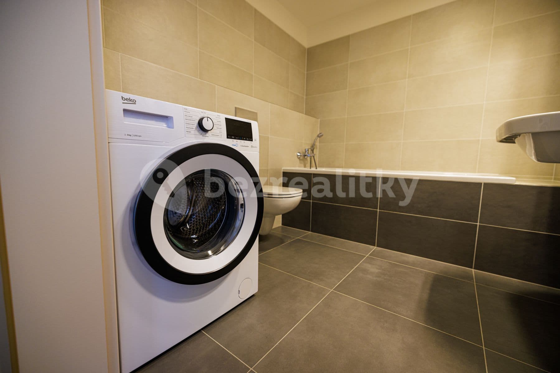 1 bedroom with open-plan kitchen flat to rent, 65 m², Prague, Prague 1 bedroom with open-plan kitchen flat to rent, 65 m², Prague, Prague