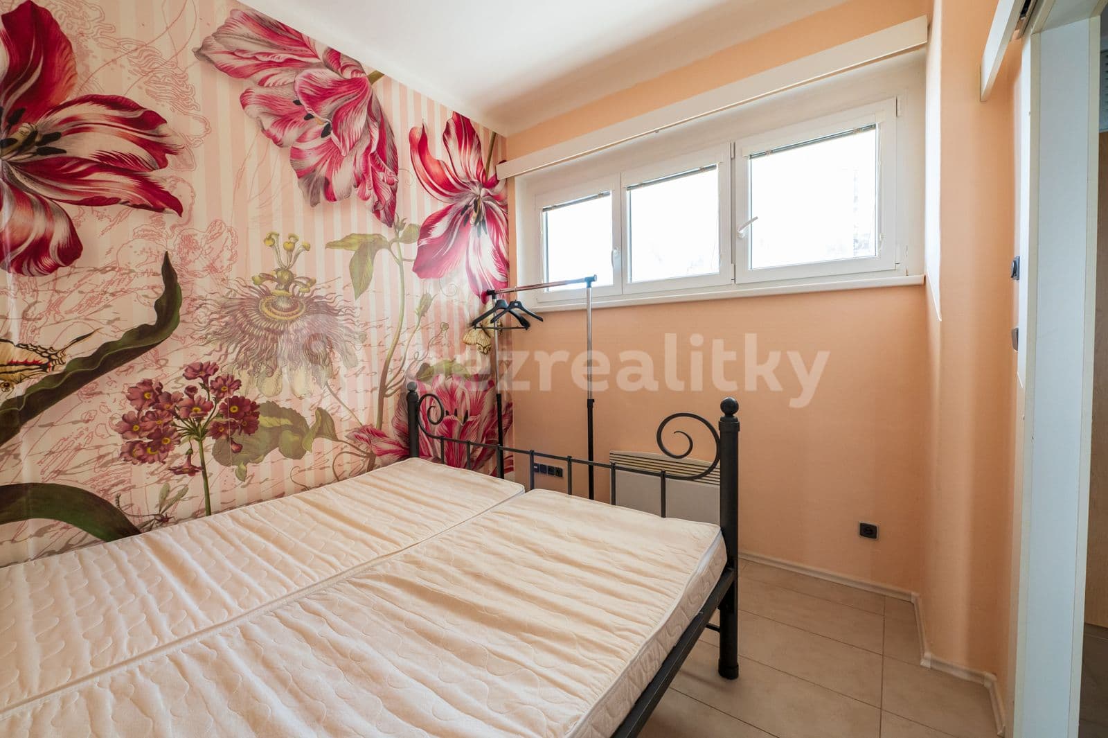 1 bedroom with open-plan kitchen flat to rent, 45 m², Osadní, Prague, Prague 1 bedroom with open-plan kitchen flat to rent, 45 m², Osadní, Prague, Prague