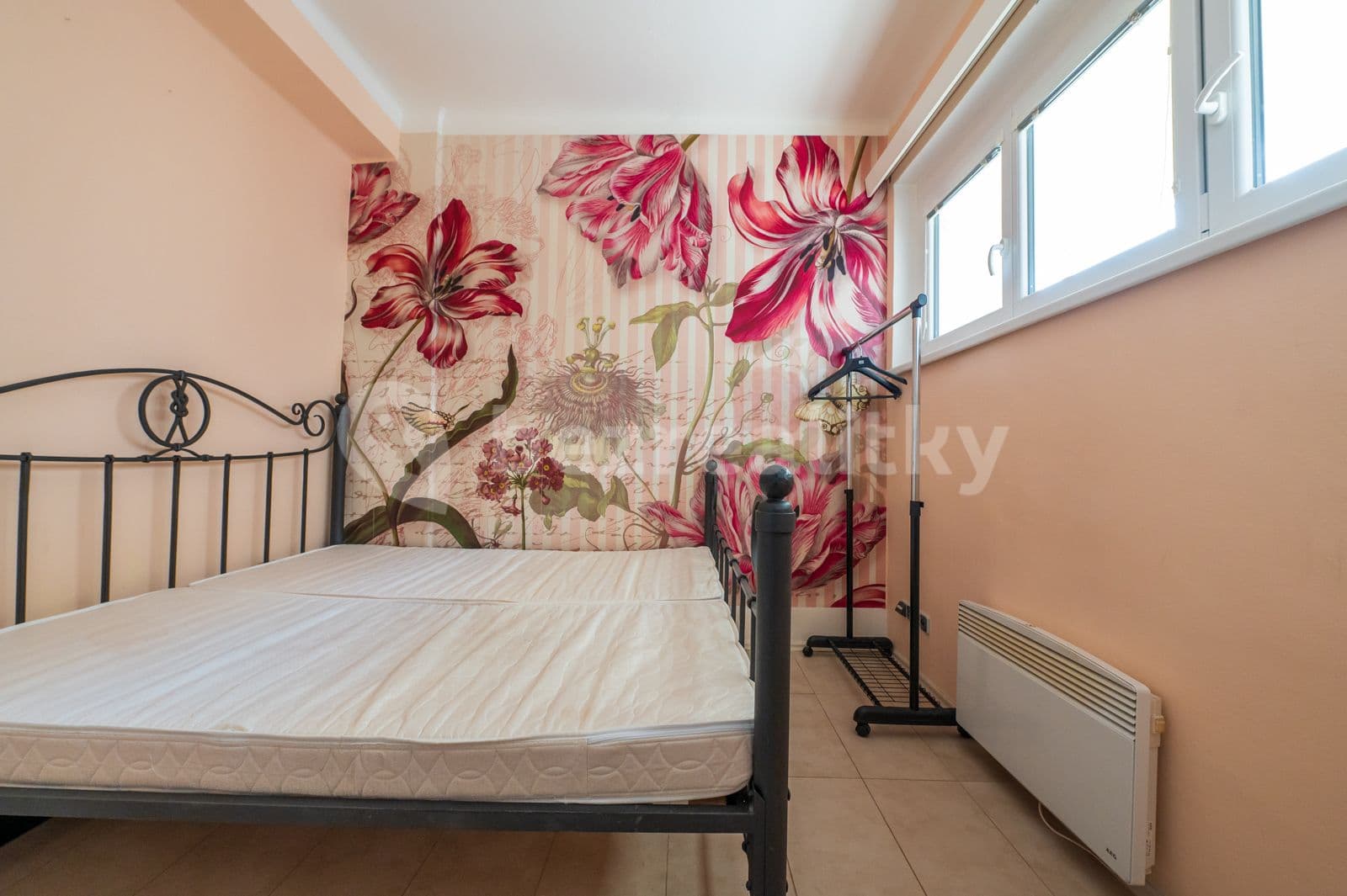1 bedroom with open-plan kitchen flat to rent, 45 m², Osadní, Prague, Prague 1 bedroom with open-plan kitchen flat to rent, 45 m², Osadní, Prague, Prague