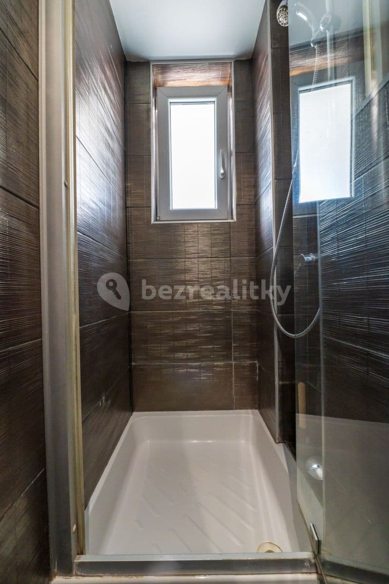 1 bedroom with open-plan kitchen flat to rent, 45 m², Osadní, Prague, Prague 1 bedroom with open-plan kitchen flat to rent, 45 m², Osadní, Prague, Prague