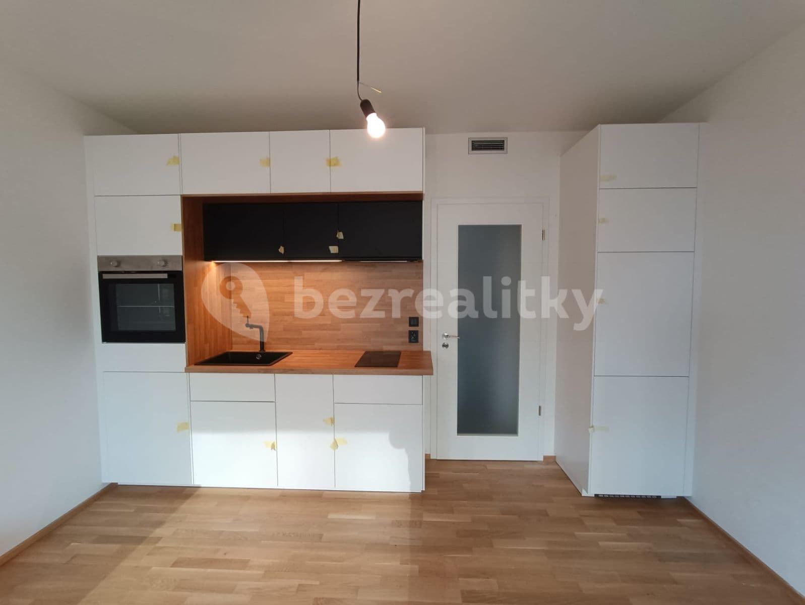 Studio flat to rent, 27 m², Mezi Vodami, Prague, Prague Studio flat to rent, 27 m², Mezi Vodami, Prague, Prague