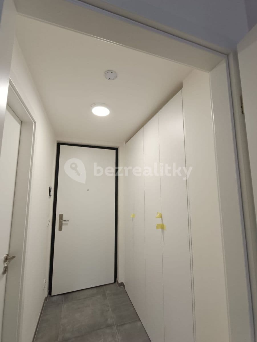 Studio flat to rent, 27 m², Mezi Vodami, Prague, Prague Studio flat to rent, 27 m², Mezi Vodami, Prague, Prague