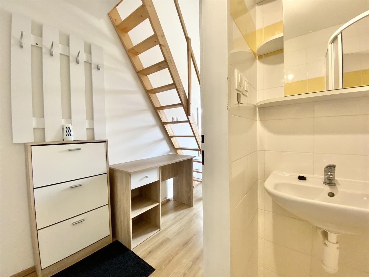 Studio flat to rent, 23 m², Mendlovo náměstí, Brno, Jihomoravský Region Studio flat to rent, 23 m², Mendlovo náměstí, Brno, Jihomoravský Region