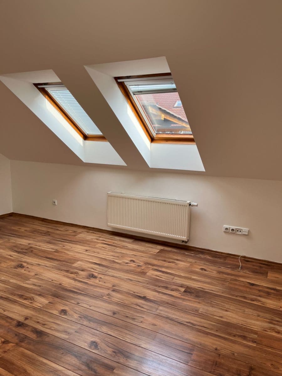 3 bedroom flat to rent, 120 m², Havlíčkovo nám., Kladno, Středočeský Region 3 bedroom flat to rent, 120 m², Havlíčkovo nám., Kladno, Středočeský Region