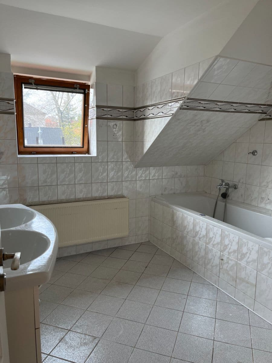 3 bedroom flat to rent, 120 m², Havlíčkovo nám., Kladno, Středočeský Region 3 bedroom flat to rent, 120 m², Havlíčkovo nám., Kladno, Středočeský Region