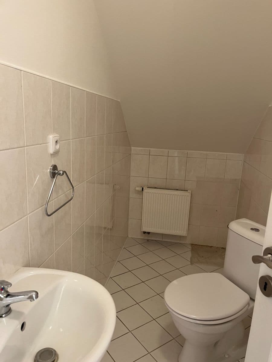 3 bedroom flat to rent, 120 m², Havlíčkovo nám., Kladno, Středočeský Region 3 bedroom flat to rent, 120 m², Havlíčkovo nám., Kladno, Středočeský Region