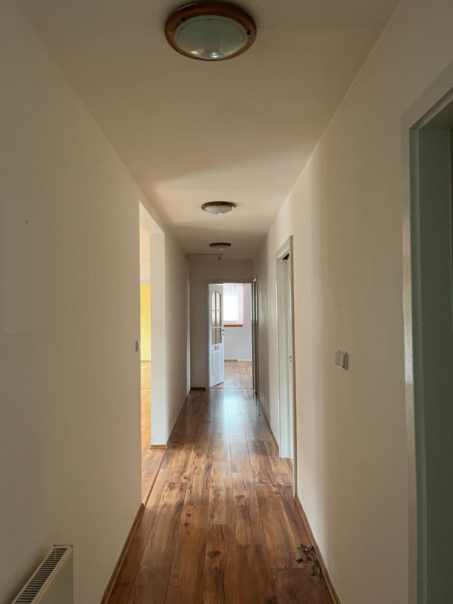 3 bedroom flat to rent, 120 m², Havlíčkovo nám., Kladno, Středočeský Region 3 bedroom flat to rent, 120 m², Havlíčkovo nám., Kladno, Středočeský Region