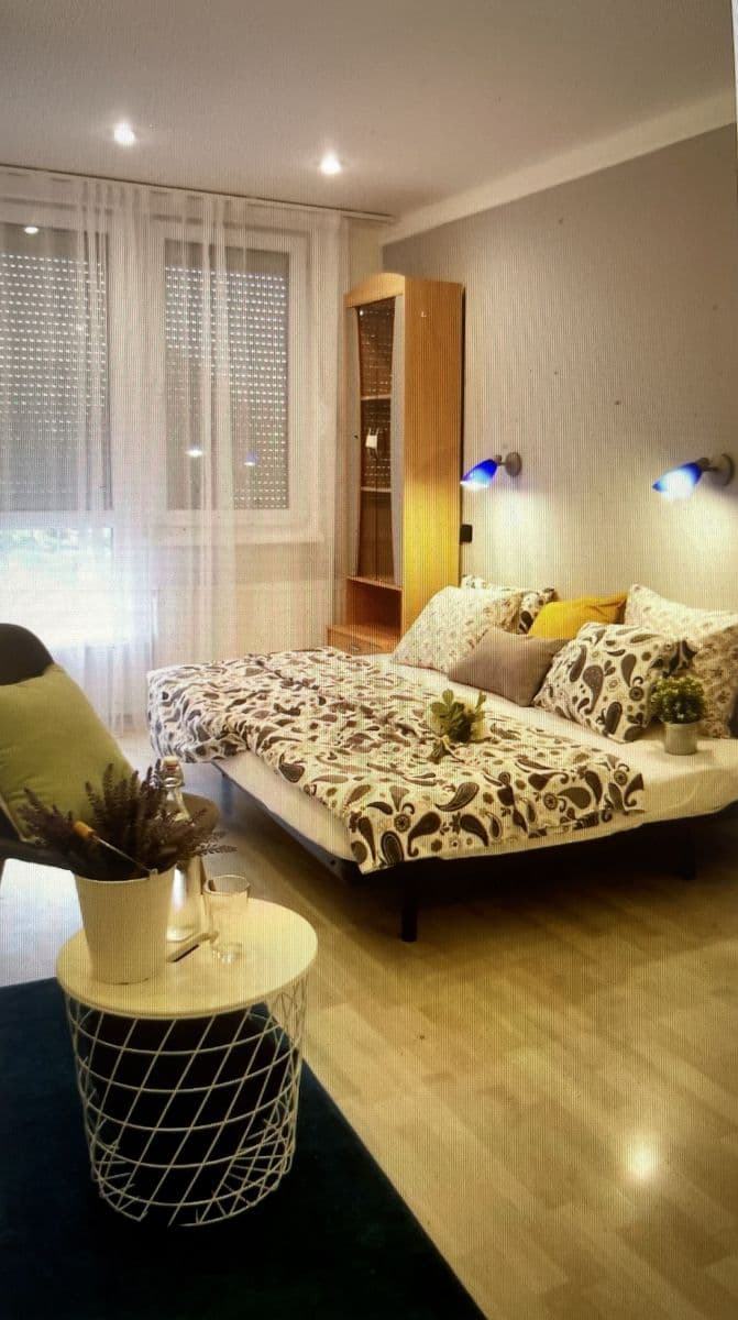 2 bedroom with open-plan kitchen flat to rent, 115 m², Běhounkova, Prague, Prague 2 bedroom with open-plan kitchen flat to rent, 115 m², Běhounkova, Prague, Prague
