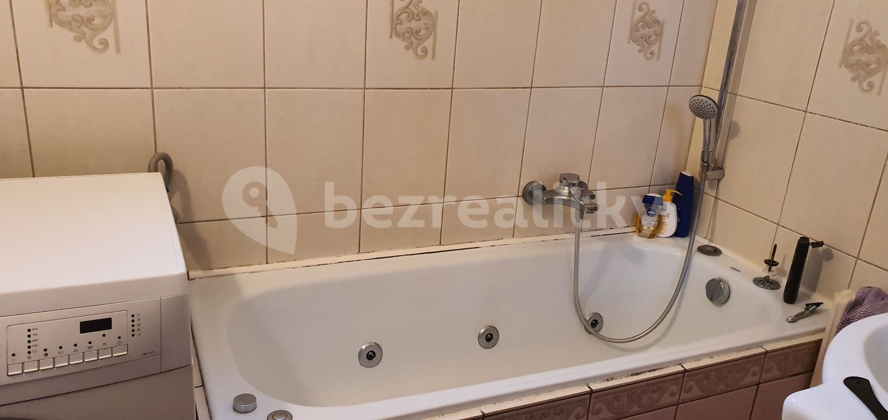 2 bedroom with open-plan kitchen flat to rent, 726 m², Na Betonce, Prague, Prague 2 bedroom with open-plan kitchen flat to rent, 726 m², Na Betonce, Prague, Prague